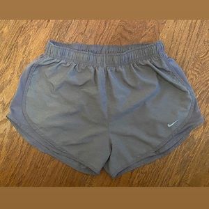 Gray Nike shorts women’s large great condition